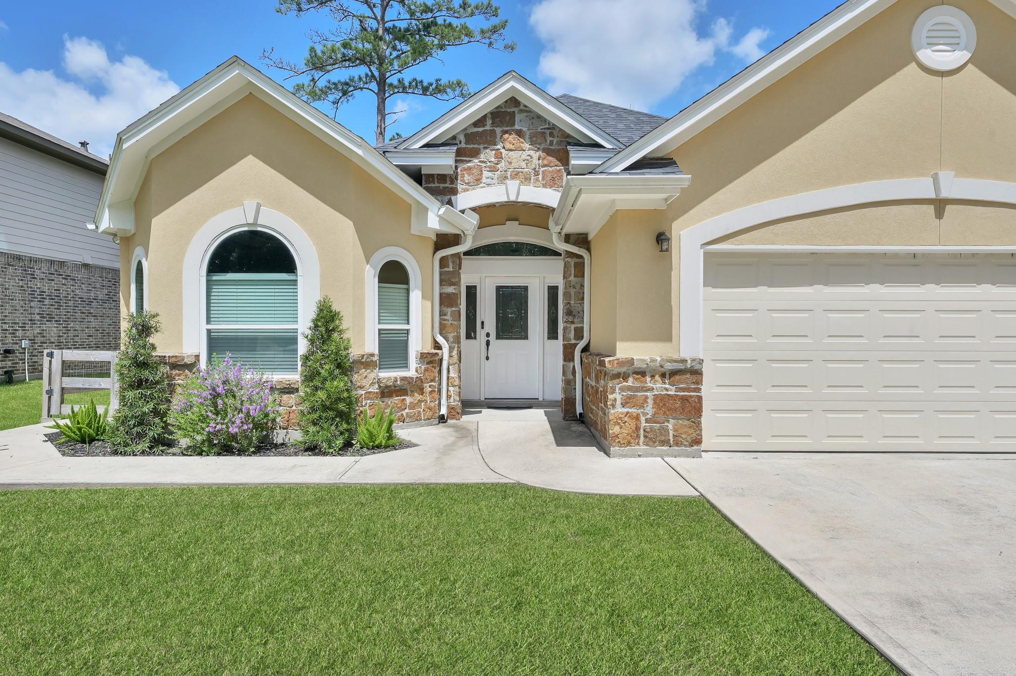 2371 La Salle Woods