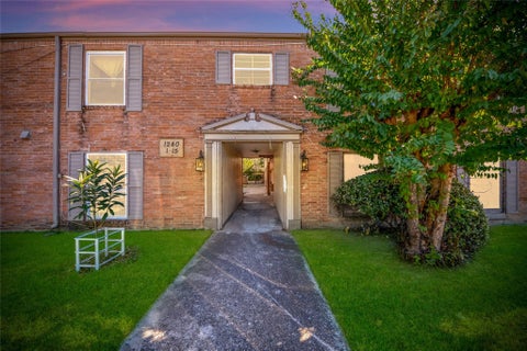 Photo of 1240 Shadowdale Drive #14, Houston, TX 77043 (MLS # 12065947)