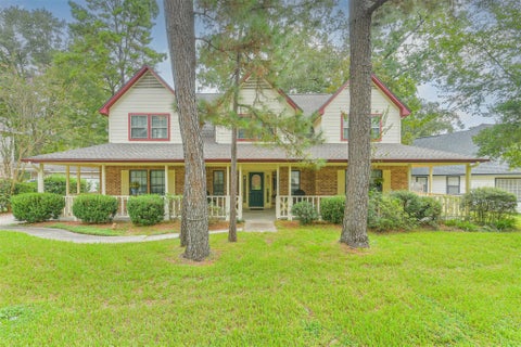 Photo of 6 Amara Court, The Woodlands, TX 77381 (MLS # 49723730)