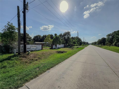 Photo of 508 County Rd 3404, Cleveland, TX 77327 (MLS # 10813144)
