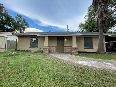 Photo of 4803 Geraldine Street, Pasadena, TX 77586 (MLS # 69367392)