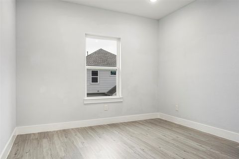 Tiny photo for 4934 Creekmont Drive, Houston, TX 77091 (MLS # 38426610)