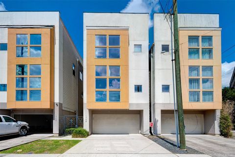 Photo of 1729 Reinerman Street, Houston, TX 77007 (MLS # 64357788)