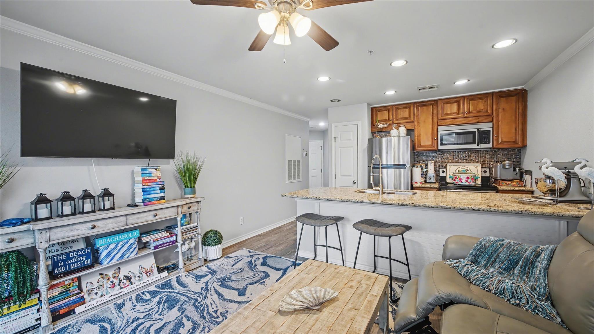 9520 Seawall Boulevard 142