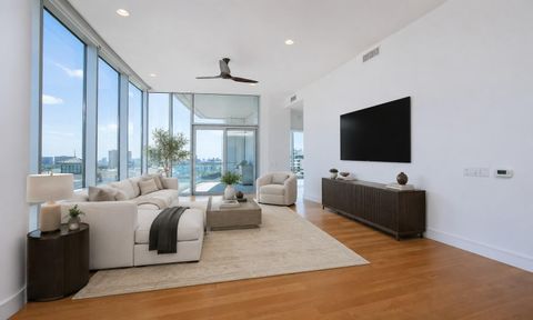 Photo of 2727 Kirby Drive #10B, Houston, TX 77098 (MLS # 90620805)