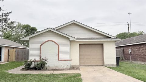 Photo of 4626 Callery Creek Drive, Houston, TX 77053 (MLS # 28255903)
