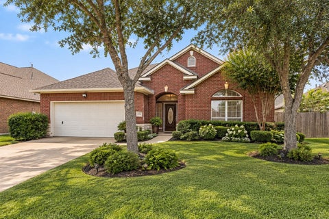 Photo of 2006 Peonies Court, Pearland, TX 77581 (MLS # 89324087)