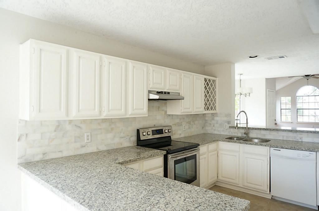 Photo of 1511 Bradney Drive, Houston, TX 77077 (MLS # 15166215)