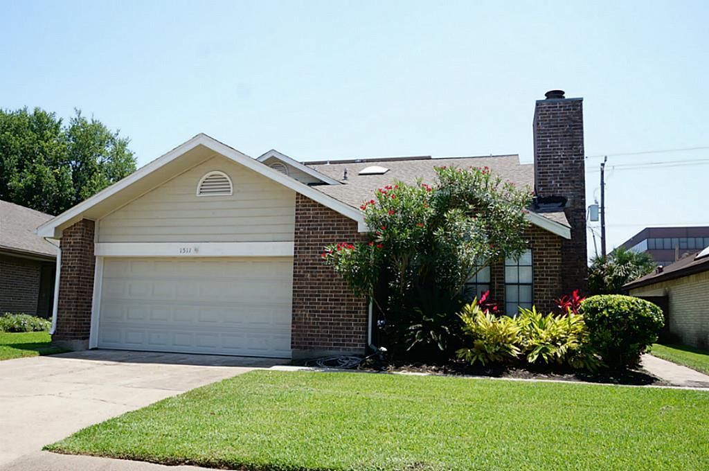 Photo of 1511 Bradney Drive, Houston, TX 77077 (MLS # 15166215)