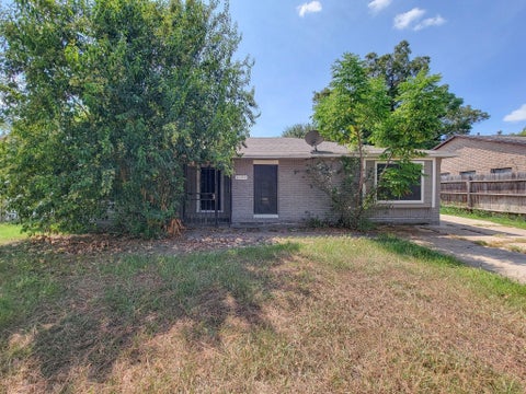 Photo of 6109 Arthington Street, Houston, TX 77053 (MLS # 21729956)