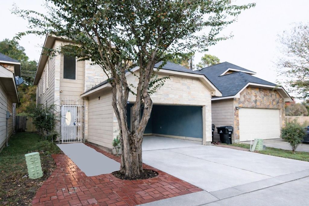 Photo of 10904 Panther Court, Houston, TX 77099 (MLS # 81746164)