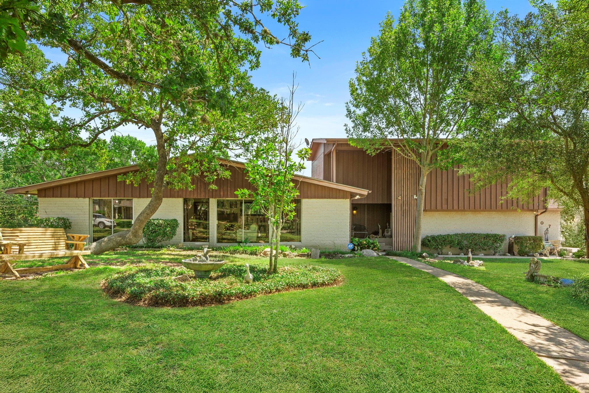 707 Scenic Drive