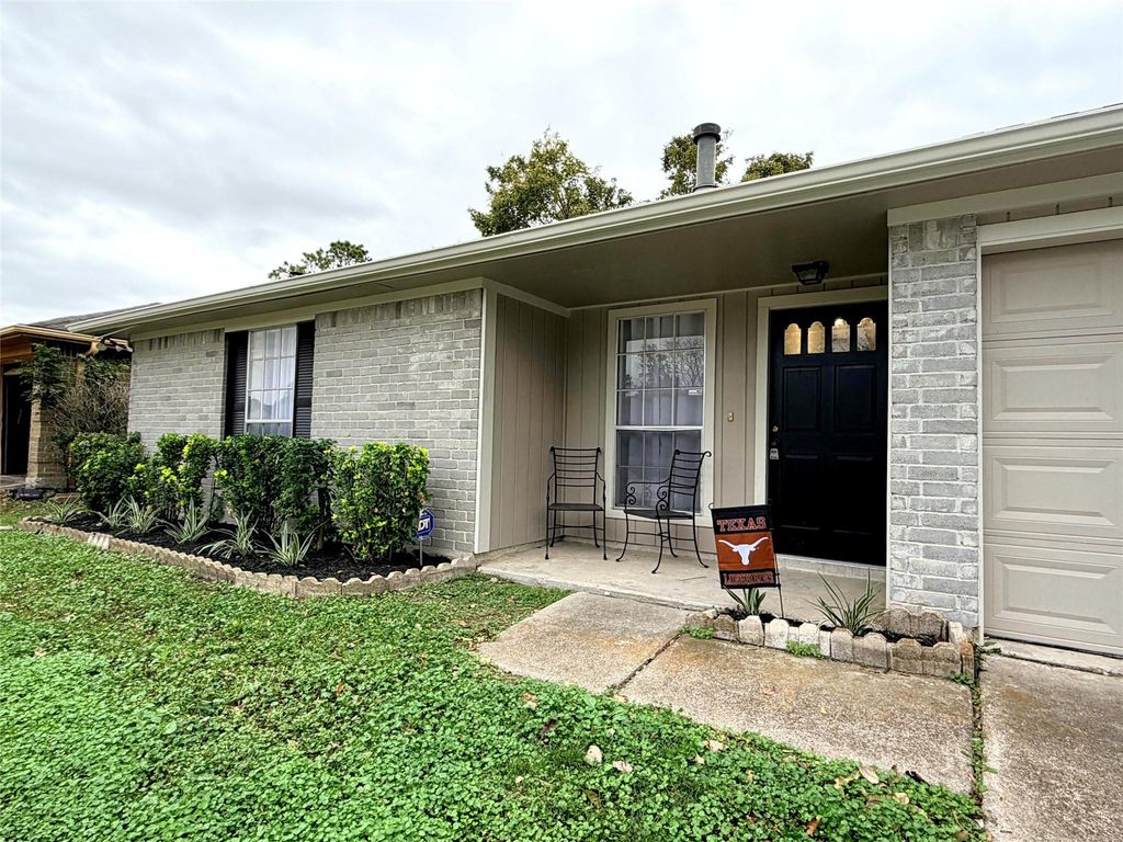 Photo of 15110 Peachmeadow Lane, Channelview, TX 77530 (MLS # 69035593)