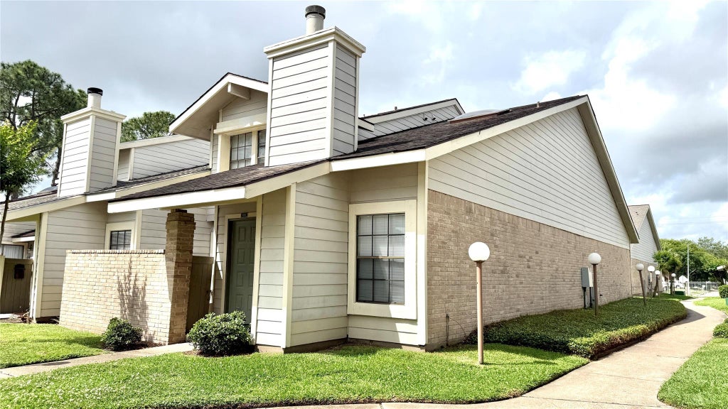 Photo of 11889 Bobwhite Drive #834, Houston, TX 77035 (MLS # 34979373)