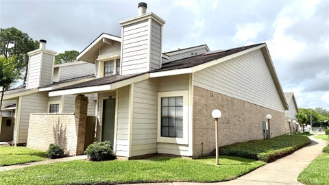 Photo of 11889 Bobwhite Drive #834, Houston, TX 77035 (MLS # 34979373)