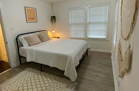 Photo of 6208 Walnut Hills Drive, Austin, TX 78723 (MLS # 32393594)