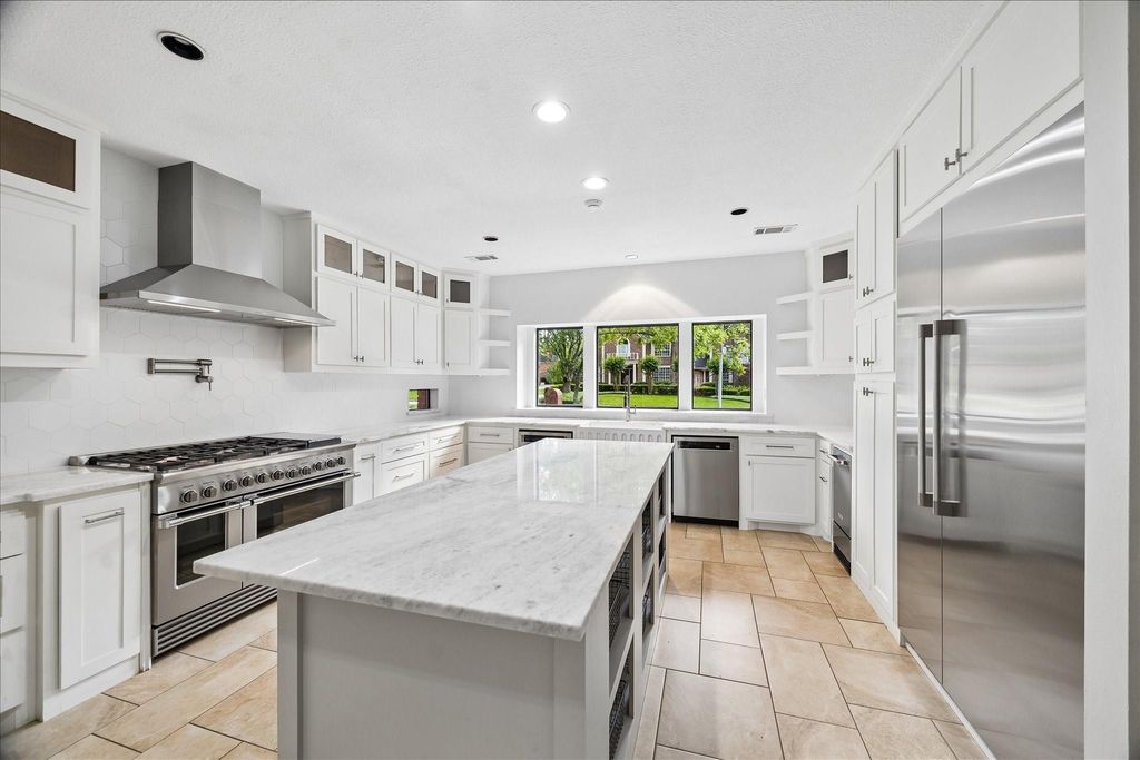 Photo of 15410 Brandonwood Court, Houston, TX 77069 (MLS # 31580732)