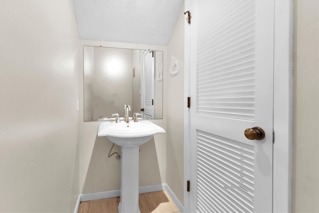 Photo of 109 W 10th Street W, Houston, TX 77008 (MLS # 50628919)