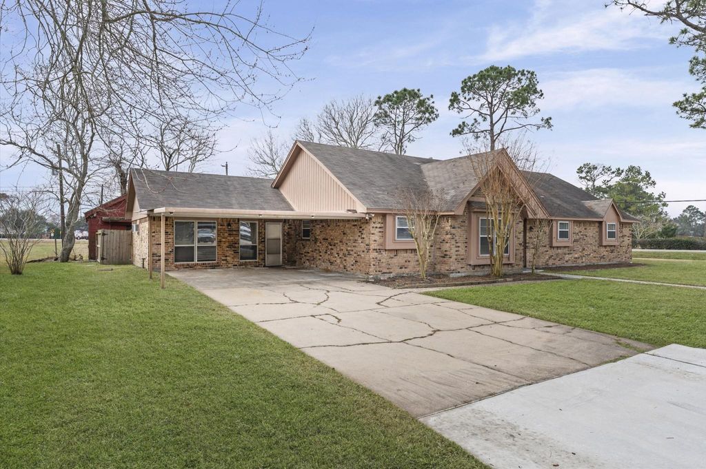 Photo of 2709 Adams Street, Alvin, TX 77511 (MLS # 52633909)