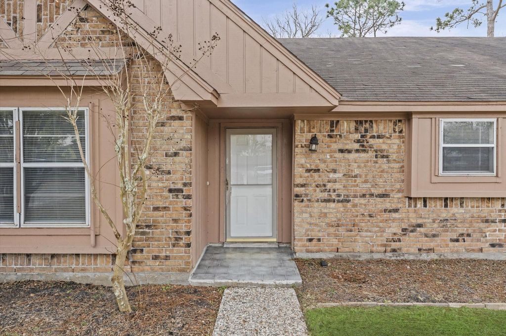 Photo of 2709 Adams Street, Alvin, TX 77511 (MLS # 52633909)