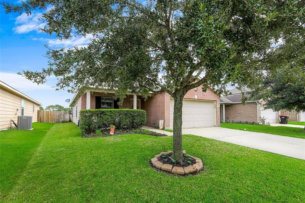 8022 Yaupon View Drive