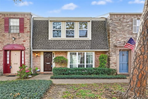 Photo of 6351 Briar Rose Drive #149, Houston, TX 77057 (MLS # 12514841)