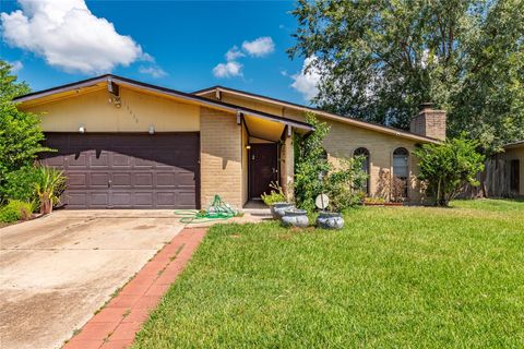 Photo of 15410 Empanada Drive, Houston, TX 77083 (MLS # 35962775)