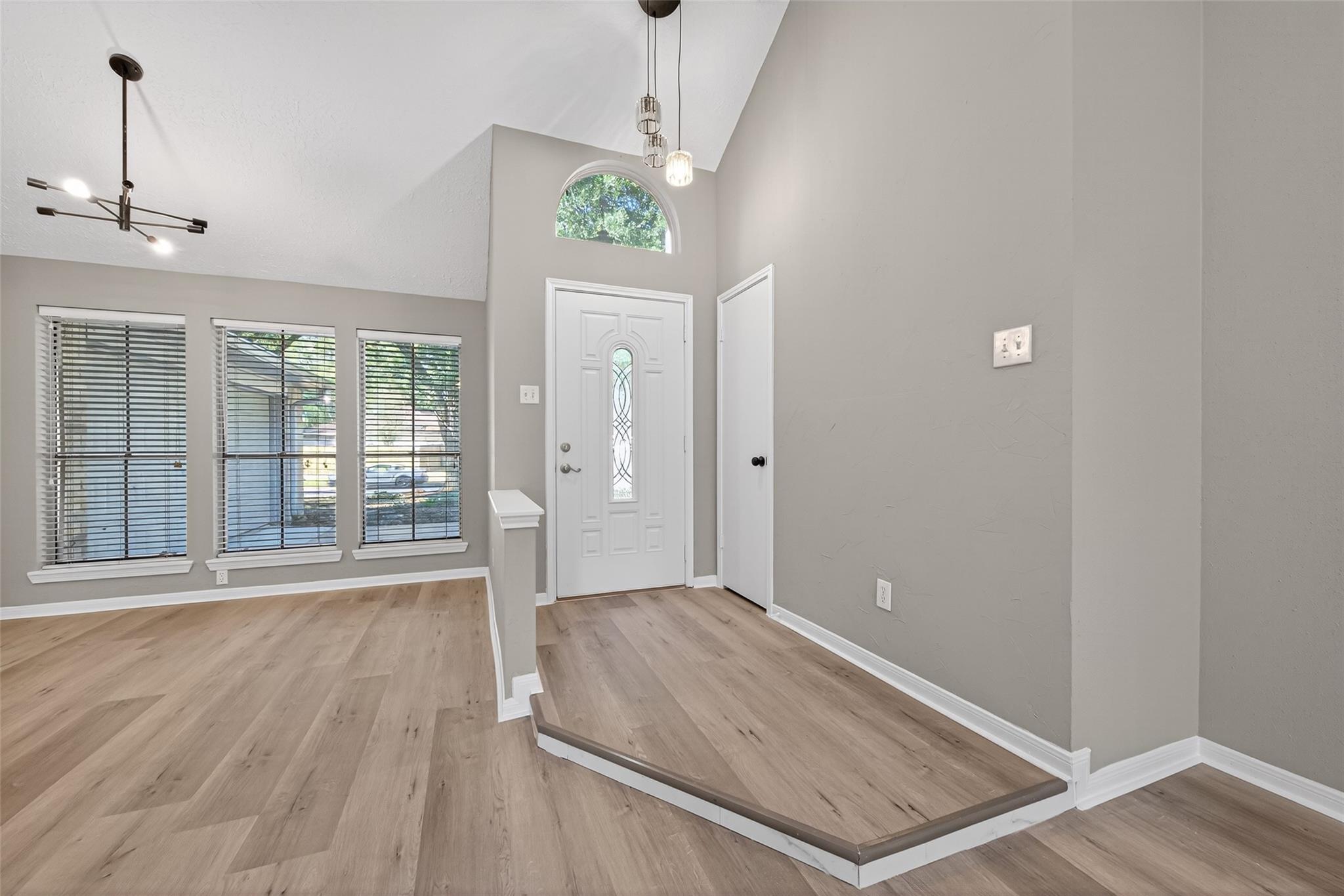 2802 Creek Manor Drive