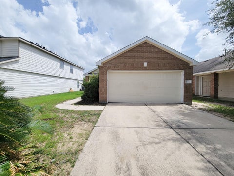 Photo of 7438 Fox Knoll LN, Humble, TX 77338 (MLS # 92562742)