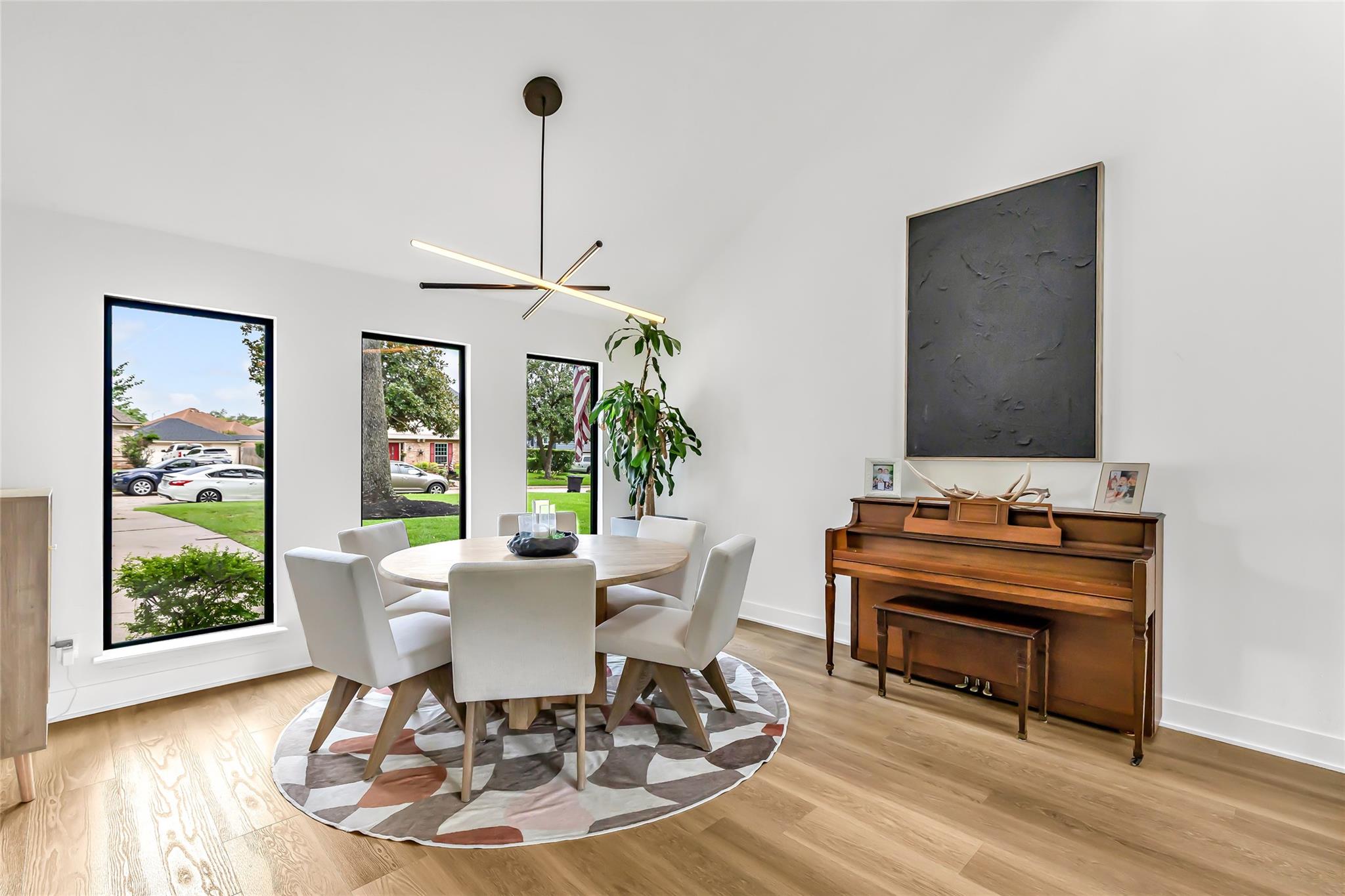 8210 Magnolia Glen Drive
