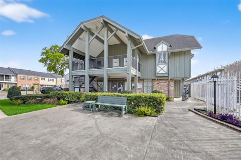 Tiny photo for 6351 Briar Rose Drive #149, Houston, TX 77057 (MLS # 11036890)