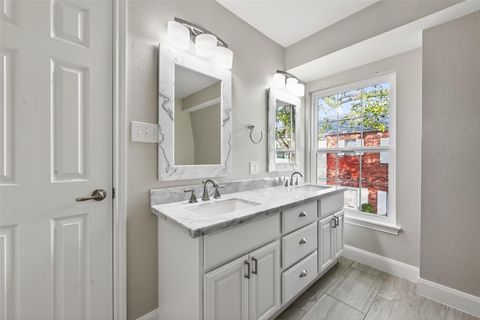 Tiny photo for 6351 Briar Rose Drive #149, Houston, TX 77057 (MLS # 11036890)