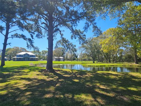 Photo of 5100 Warpath Street, Alvin, TX 77511 (MLS # 20889265)