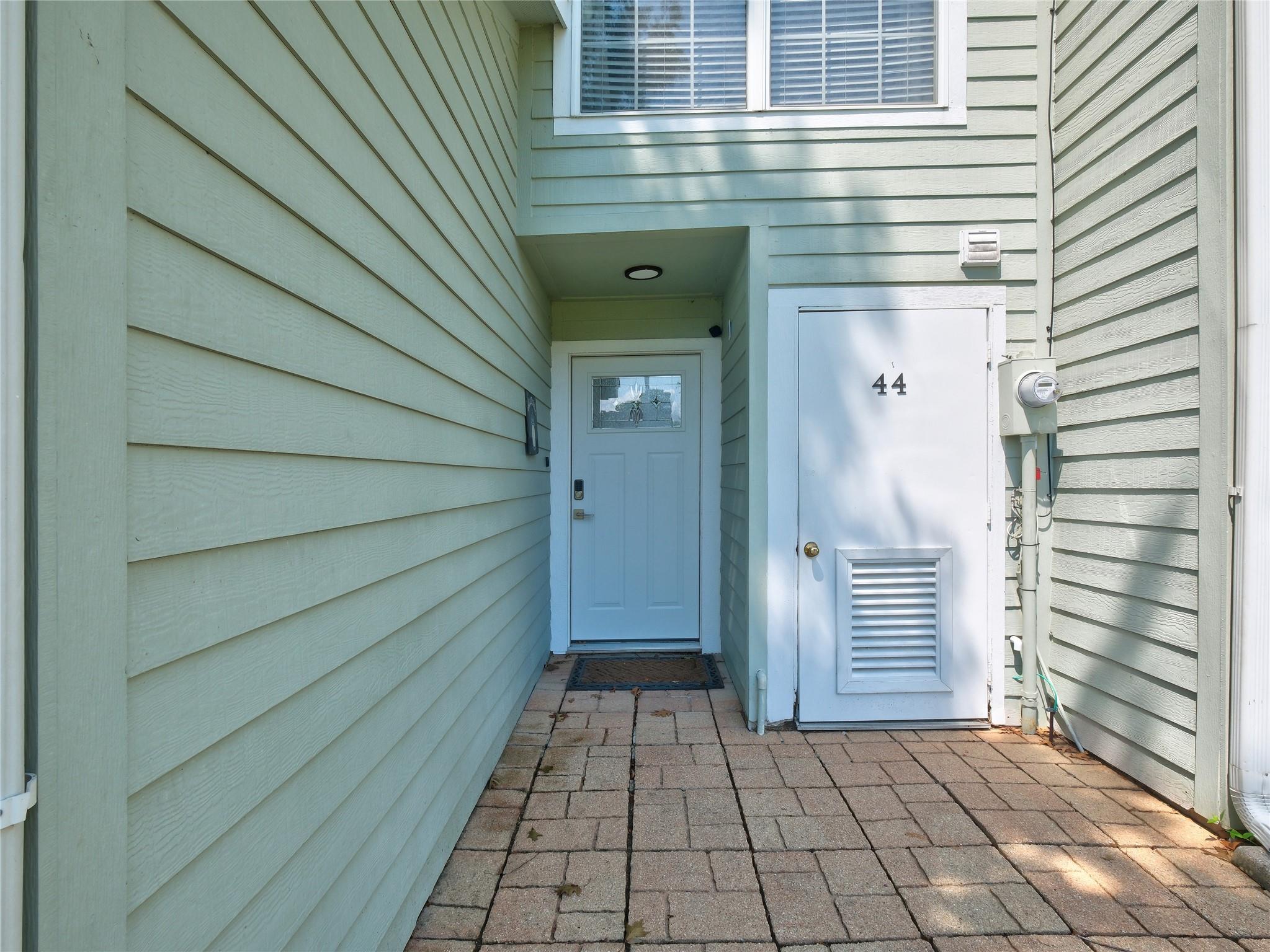 100 Edgewater Drive 44