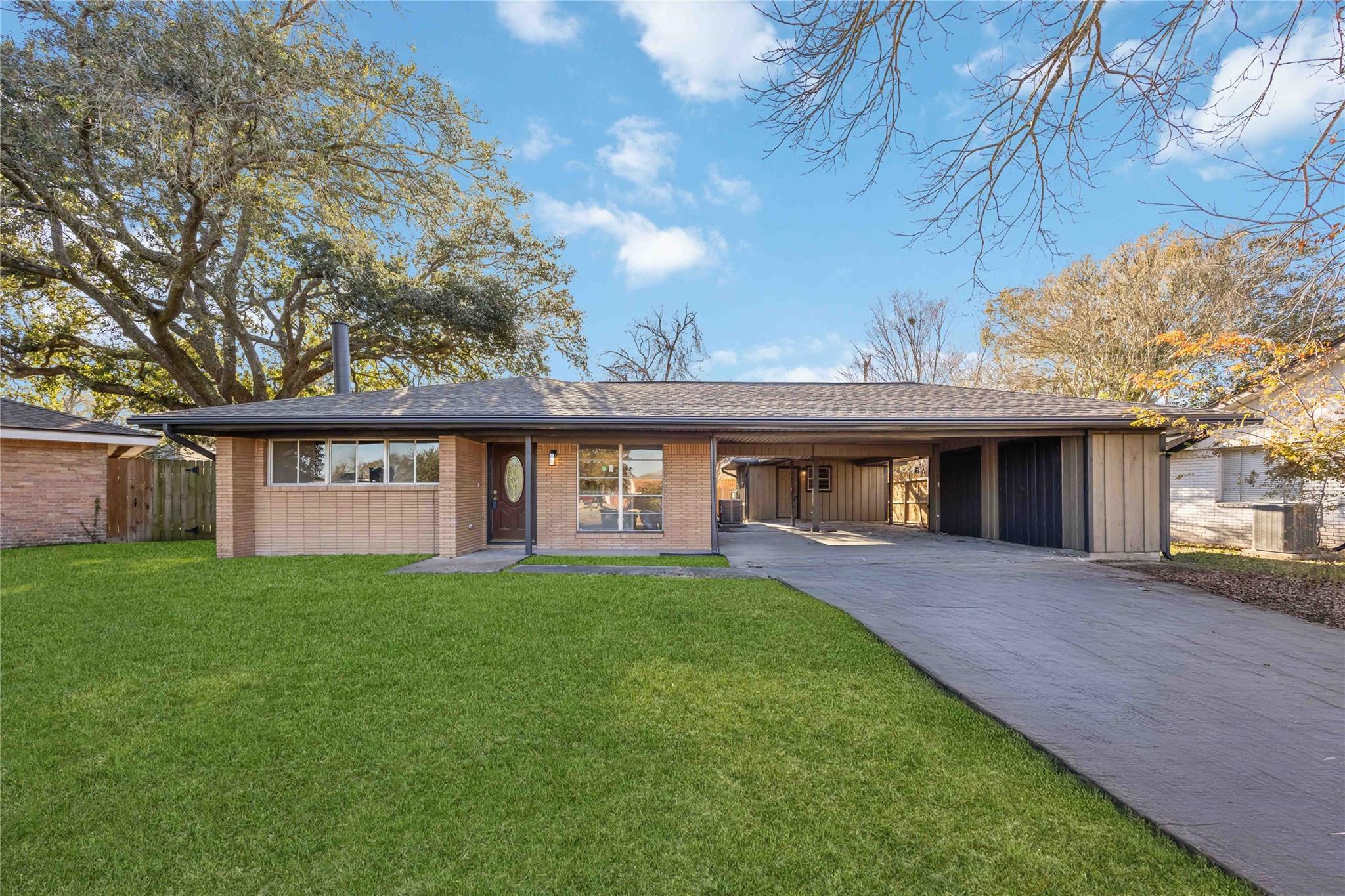 1806 Meadowview Drive