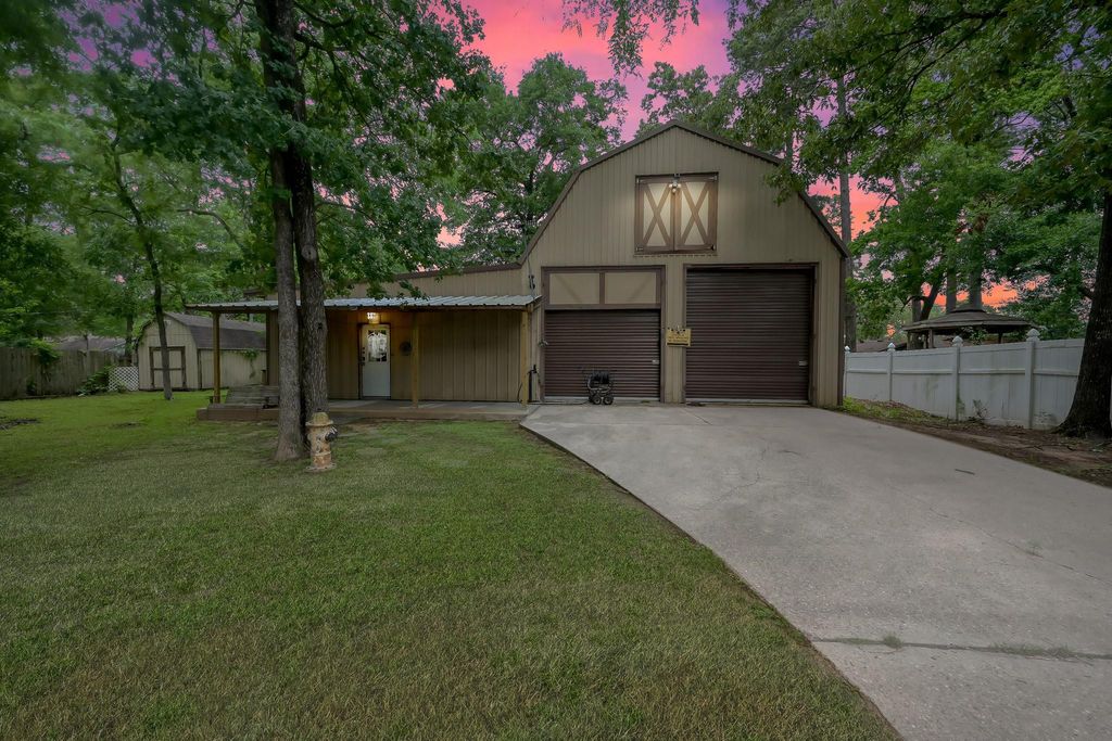 Photo of 403 Spring Woods Drive, Spring, TX 77386 (MLS # 93559739)