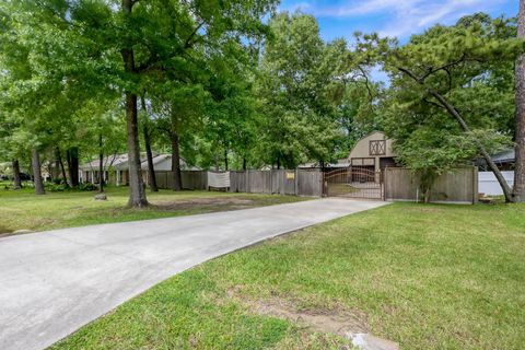 Tiny photo for 403 Spring Woods Drive, Spring, TX 77386 (MLS # 93559739)
