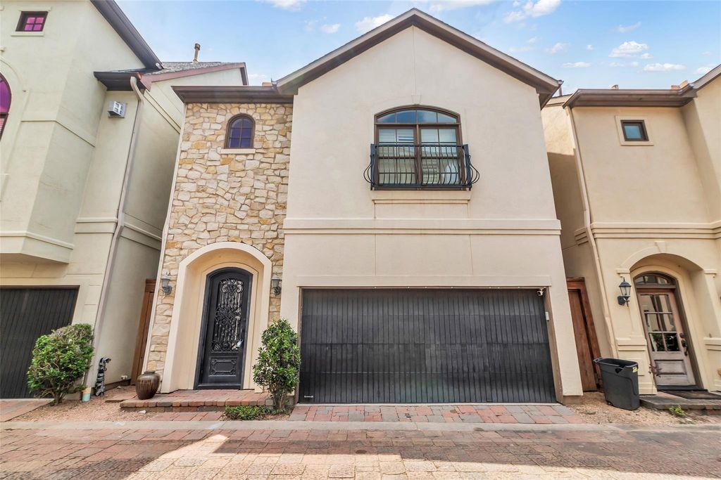 Photo of 1408 Alabama Street, Houston, TX 77004 (MLS # 33833371)