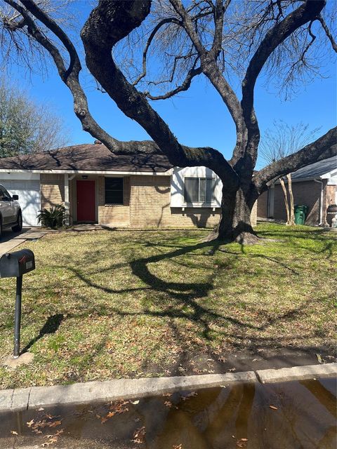 Photo of 10822 Langdon Lane, Houston, TX 77072 (MLS # 23551815)