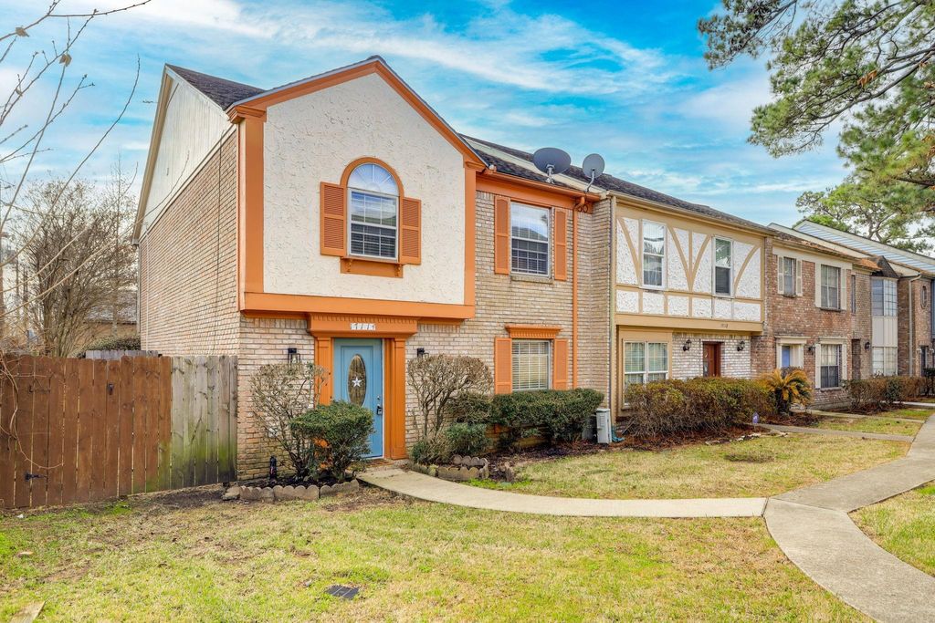 Photo of 17114 Beaver Springs Drive #8, Houston, TX 77090 (MLS # 46312924)