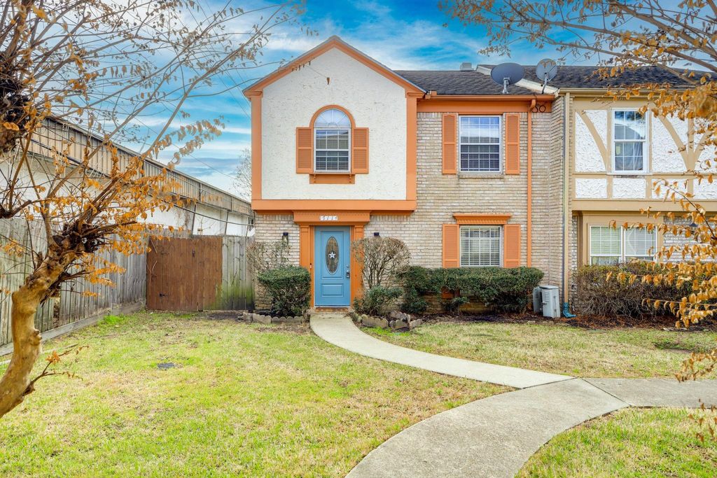 Photo of 17114 Beaver Springs Drive #8, Houston, TX 77090 (MLS # 46312924)
