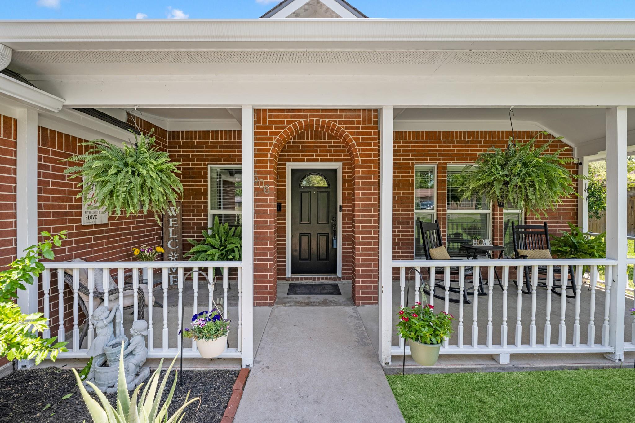 606 Walnut Street