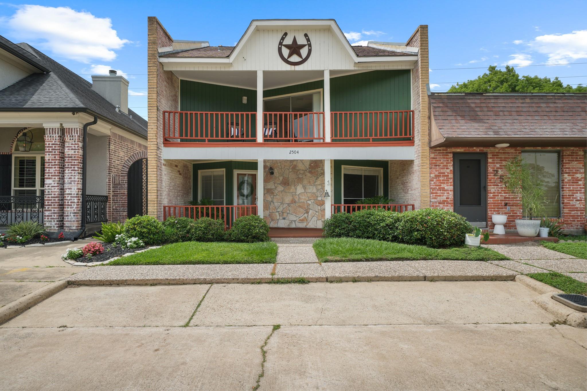 2504 Country Club Drive
