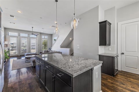 Photo of 2114 Sabine Street, Houston, TX 77007 (MLS # 19481641)