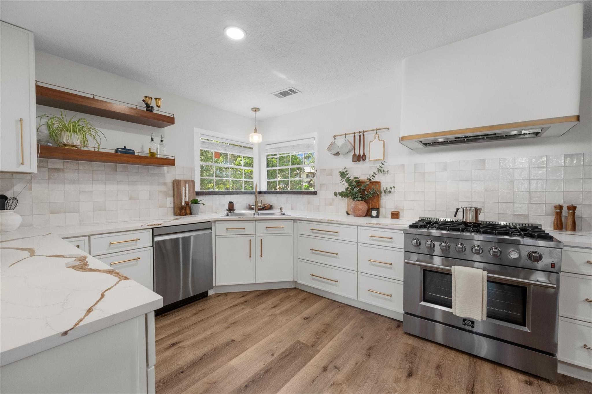 9507 Oxted Lane