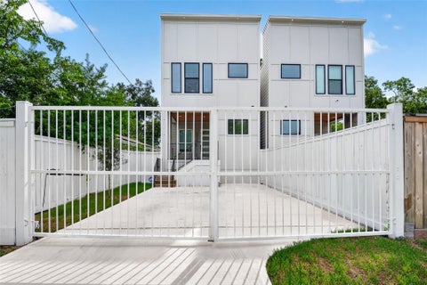 Photo of 2208 Bleker Street, Houston, TX 77026 (MLS # 68055572)
