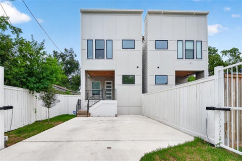 Photo of 2208 Bleker Street, Houston, TX 77026 (MLS # 68055572)