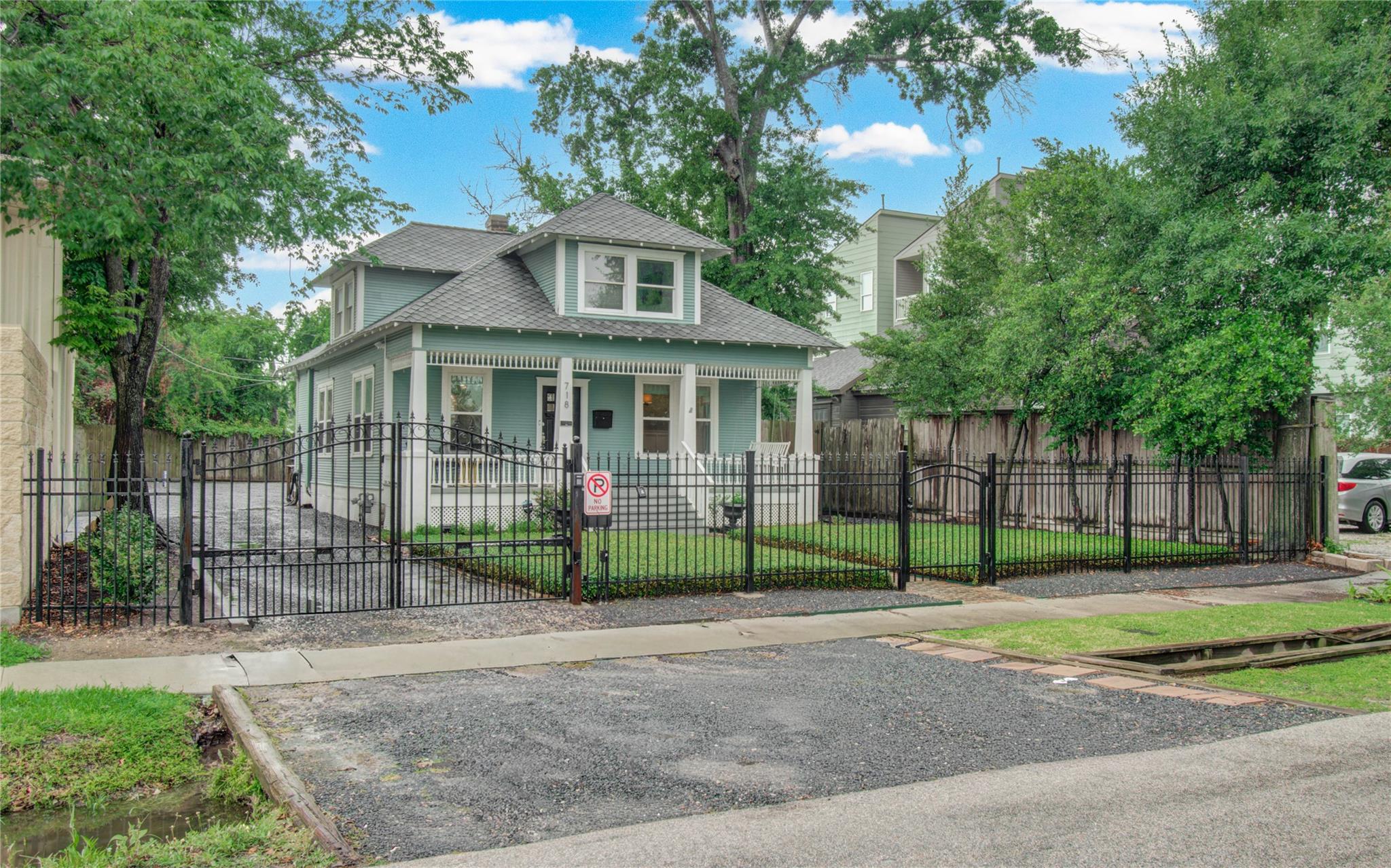 718 W 17th Street