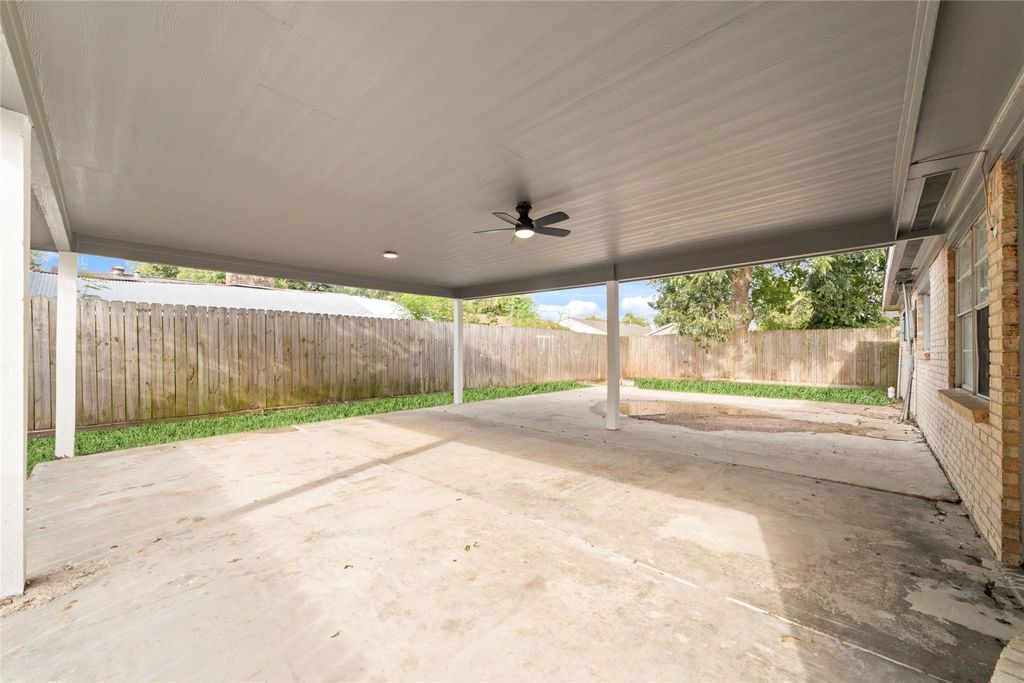 Photo of 11222 Sandstone Street St, Houston, TX 77072 (MLS # 26176093)