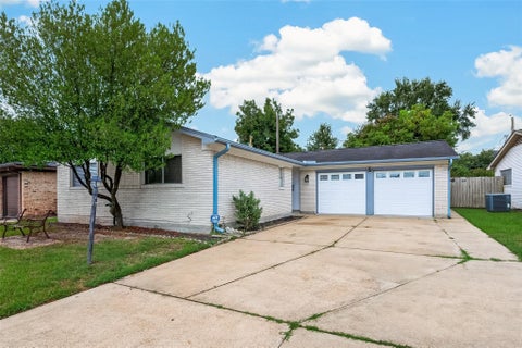 Homes For Rent - 1215 Mosher Lane<br/> Houston, TX 77088
